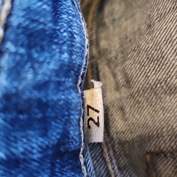 BKE Payton Distressed Stretch Low-Rise Denim  Shorts - Picture 9 of 12